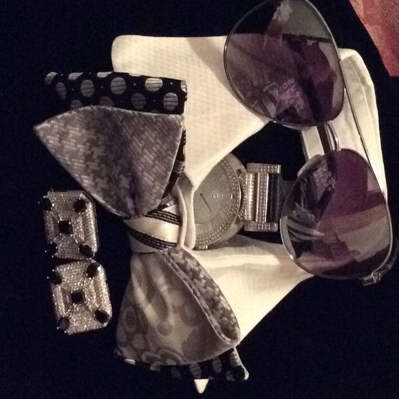 Custom made: bow ties and cufflinks - Picture 6 of 7